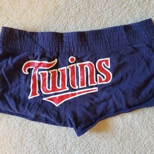 VS PINK MN Twins shorts